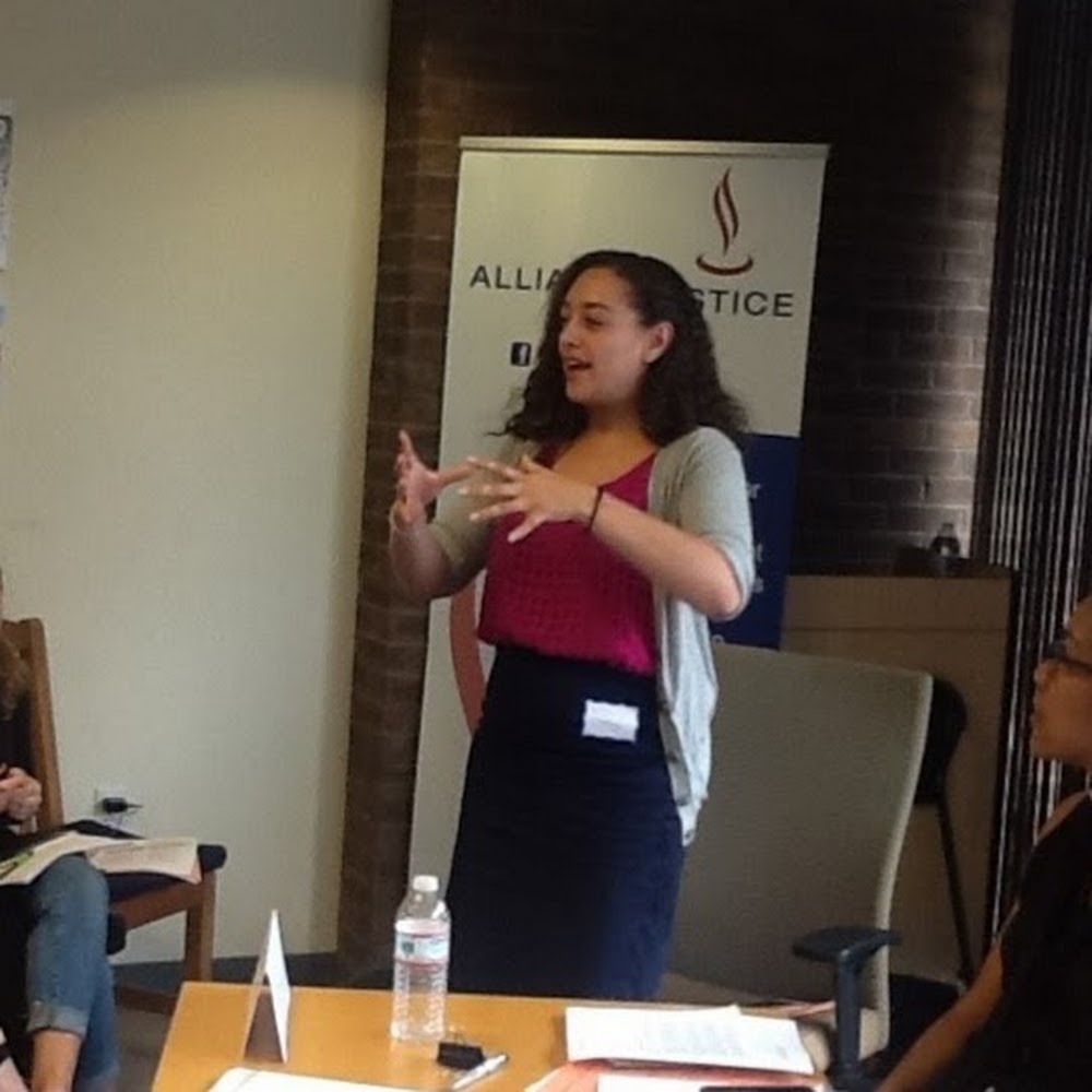 Meet your Posher, Akina